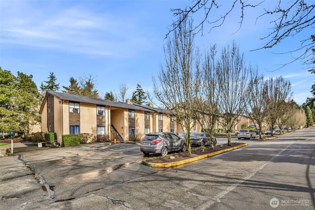 Property photo for 12520 NE 145th Terrace #E33, Kirkland photo 4
