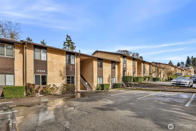 Property photo for 12520 NE 145th Terrace #E33, Kirkland photo 5