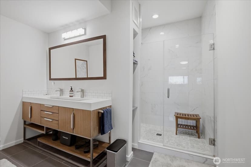 Property photo for 2568 13th Avenue W, Seattle photo 18