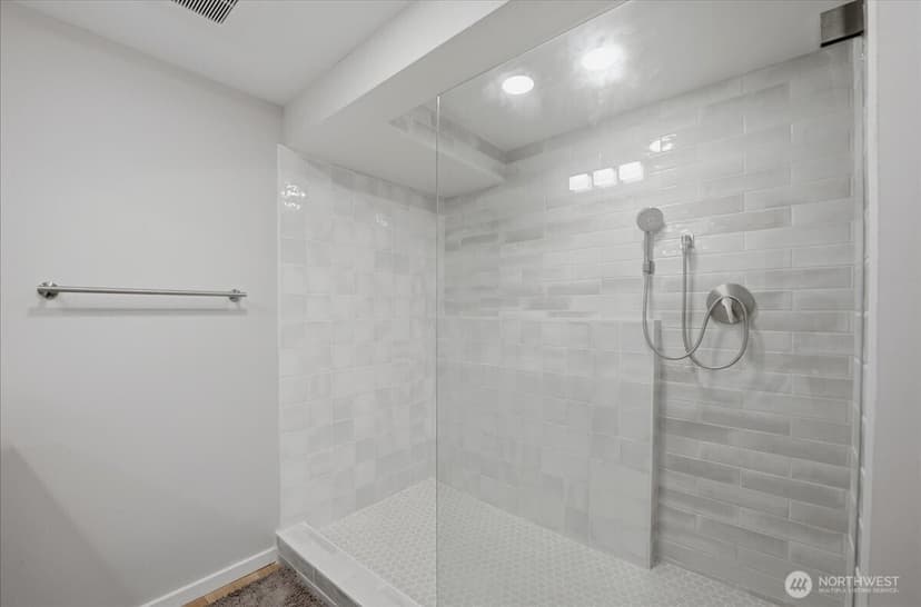 Property photo for 2568 13th Avenue W, Seattle photo 21