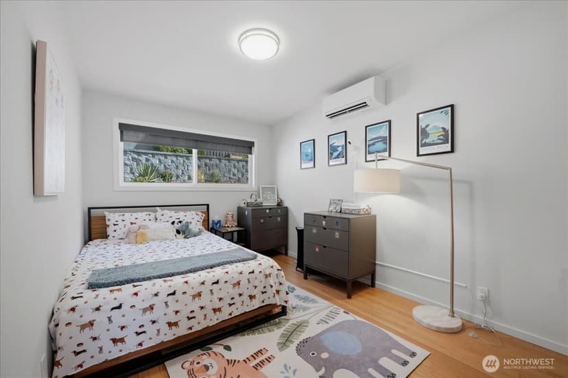 Property photo for 2568 13th Avenue W, Seattle photo 13