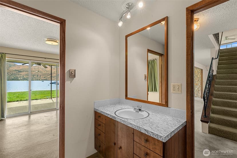 Property photo for 67 Shoreline Lane, Chelan photo 33