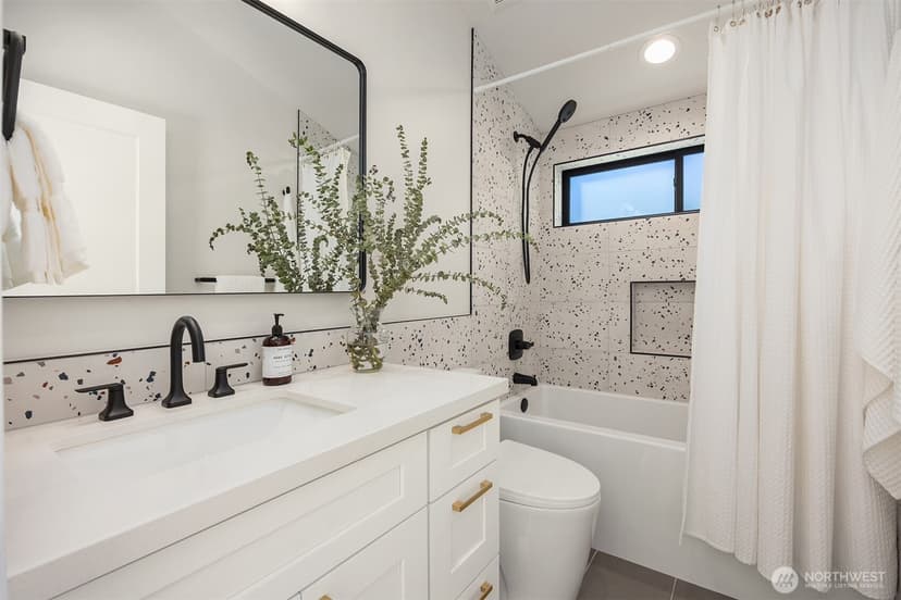 Property photo for 2316 S Forest Street, Seattle photo 15
