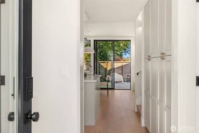 Property photo for 2316 S Forest Street, Seattle photo 4