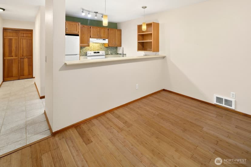 Property photo for 5844 NE 75th Street #A102, Seattle photo 8