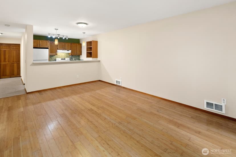 Property photo for 5844 NE 75th Street #A102, Seattle photo 18