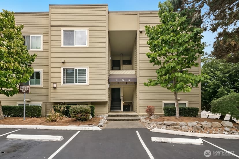 Property photo for 5844 NE 75th Street #A102, Seattle photo 7