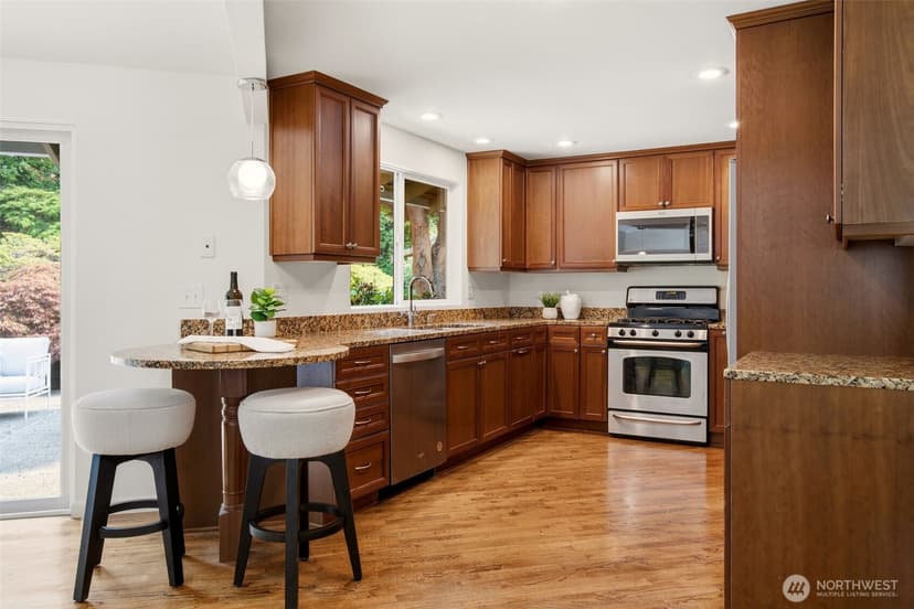 Property photo for 8626 NE 26th Place, Clyde Hill photo 6