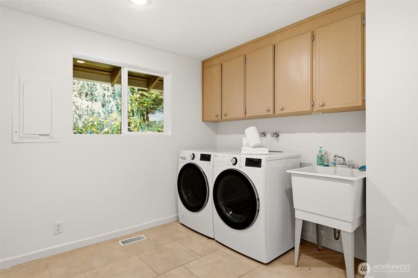 Property photo for 8626 NE 26th Place, Clyde Hill photo 22