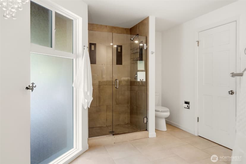 Property photo for 8626 NE 26th Place, Clyde Hill photo 16