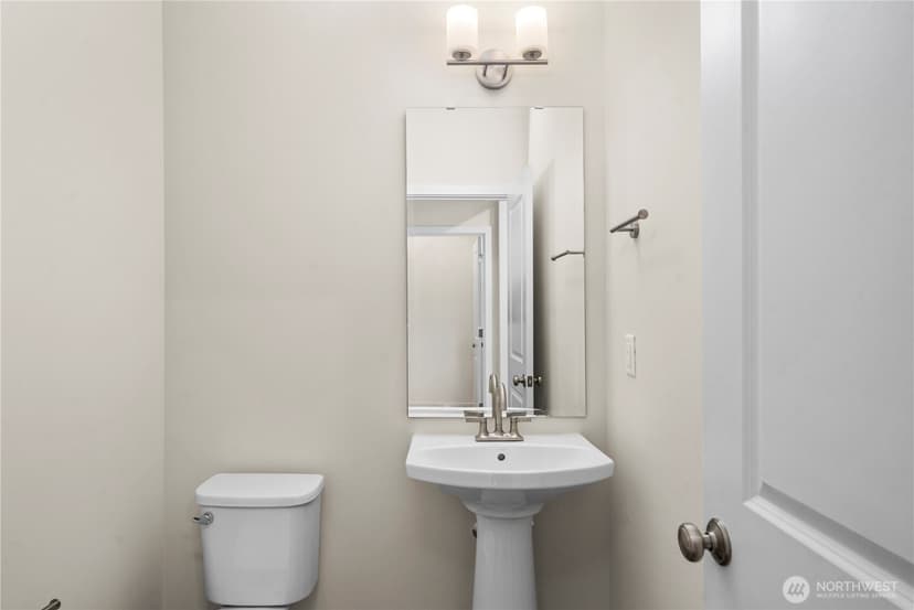 Property photo for 4163 Aberdeen Way NE, Renton photo 18