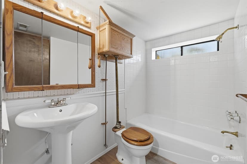 Property photo for 500 W Lake Sammamish Parkway NE, Bellevue photo 21