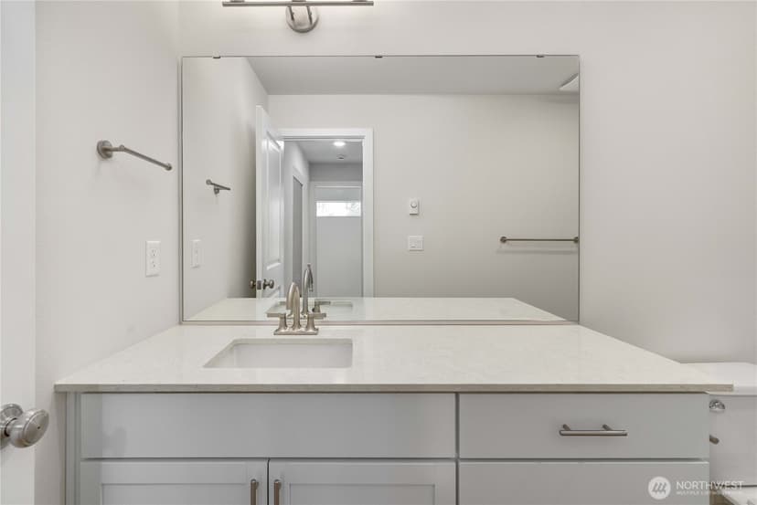 Property photo for 4261 Aberdeen Way NE, Renton photo 12