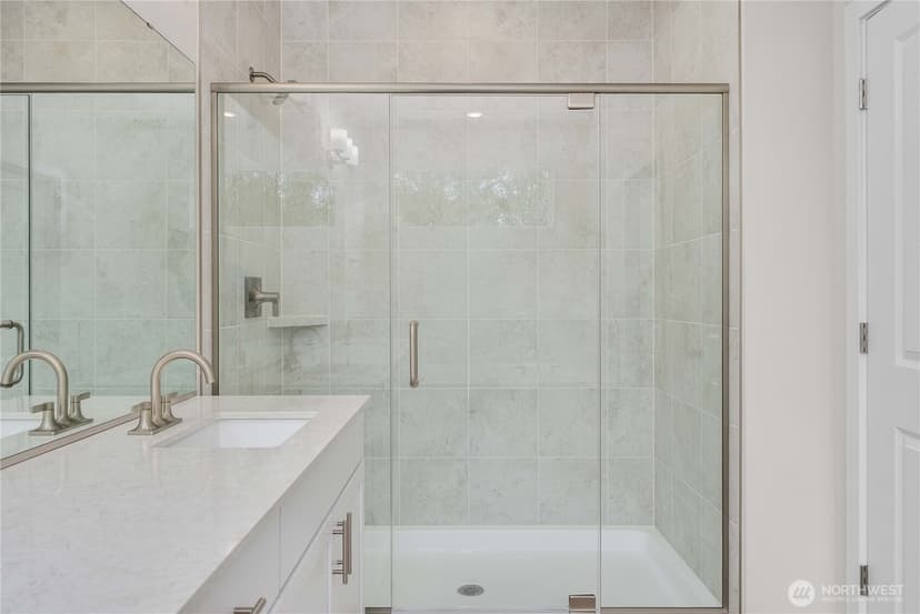 Property photo for 4261 Aberdeen Way NE, Renton photo 31