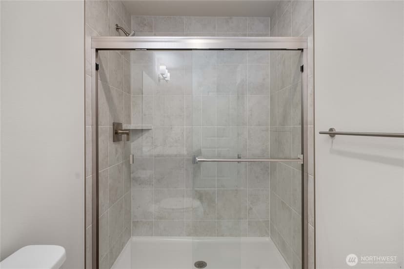 Property photo for 4261 Aberdeen Way NE, Renton photo 13