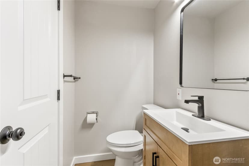 Property photo for 2125 N Highland Street, Tacoma photo 8