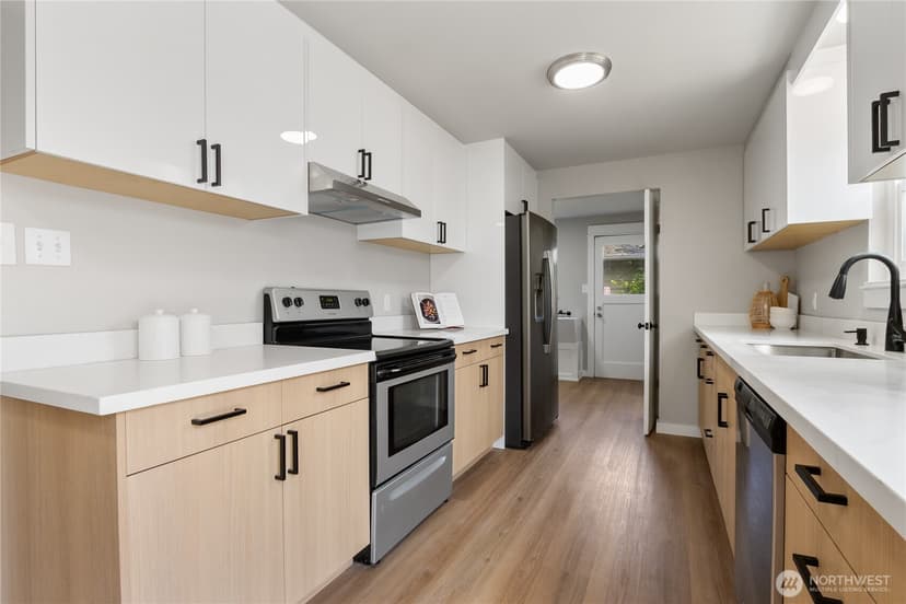 Property photo for 2125 N Highland Street, Tacoma photo 9
