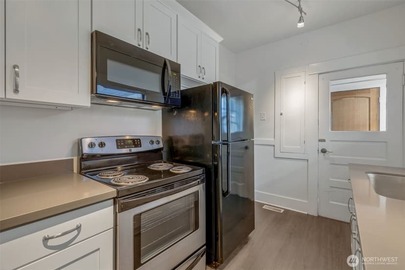 Property photo for 6747 Alonzo Avenue NW, Seattle photo 4