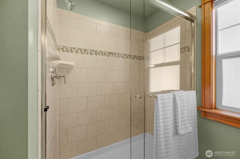 Property photo for 15741 Dayton Avenue N ##11, Shoreline photo 23