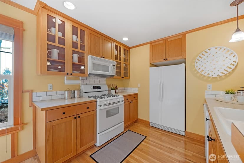 Property photo for 15741 Dayton Avenue N ##11, Shoreline photo 10