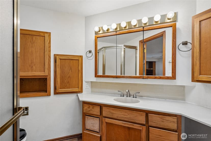 Property photo for 4223 Robin Road W, University Place photo 27
