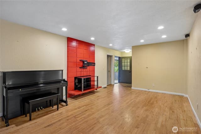 Property photo for 4223 Robin Road W, University Place photo 4
