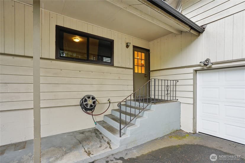 Property photo for 4223 Robin Road W, University Place photo 3