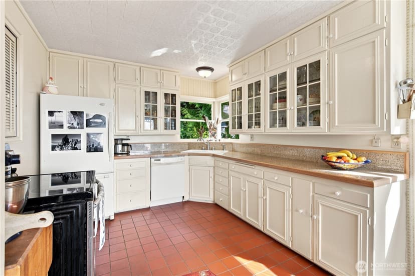 Property photo for 328 NE Oyster Point Drive, Poulsbo photo 15