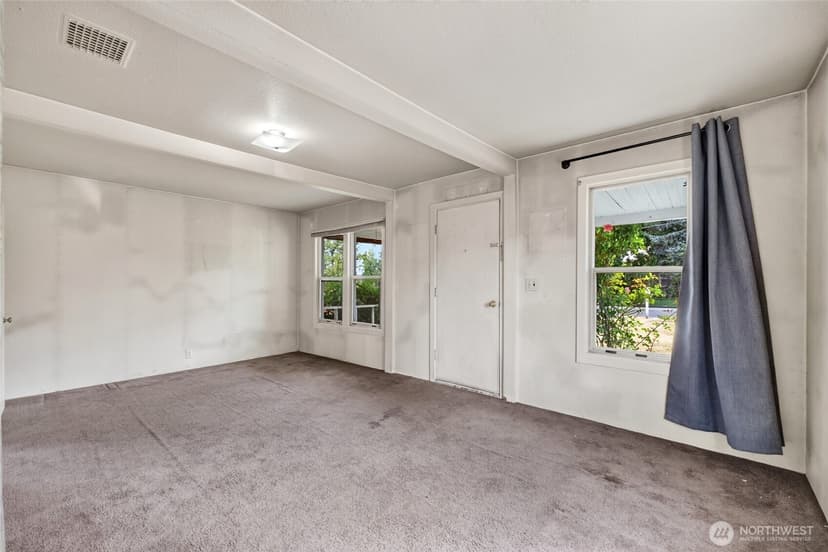 Property photo for 520 12th Street SE, Puyallup photo 4