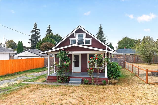 Property photo for 520 12th Street SE, Puyallup photo 2