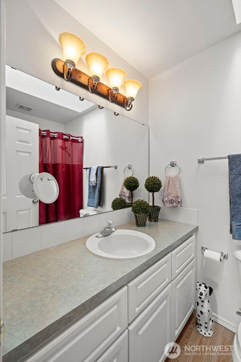 Property photo for 5243 40th Avenue NE, Seattle photo 22