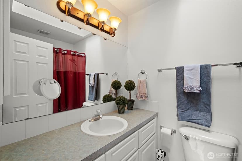 Property photo for 5243 40th Avenue NE, Seattle photo 21