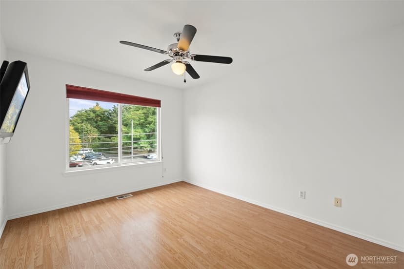 Property photo for 5243 40th Avenue NE, Seattle photo 15