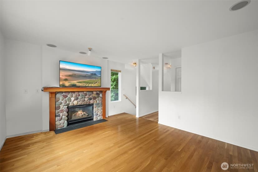 Property photo for 5243 40th Avenue NE, Seattle photo 11