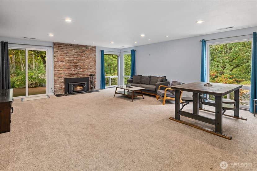 Property photo for 8126 70th Avenue Ct SW, Lakewood photo 5