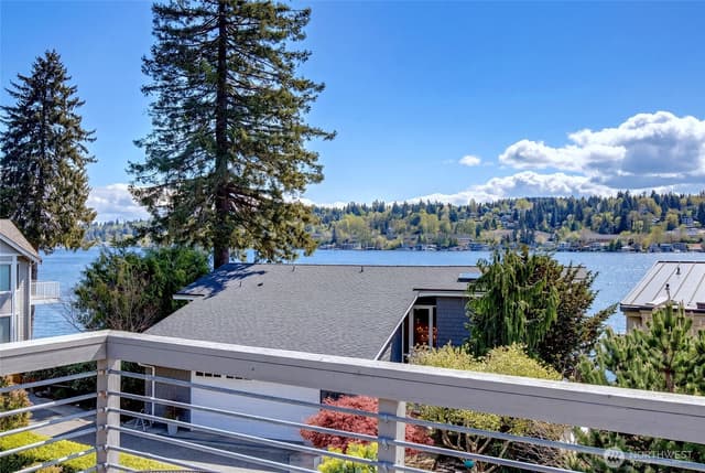 Property photo for 6924 96th Avenue SE, Mercer Island photo 5