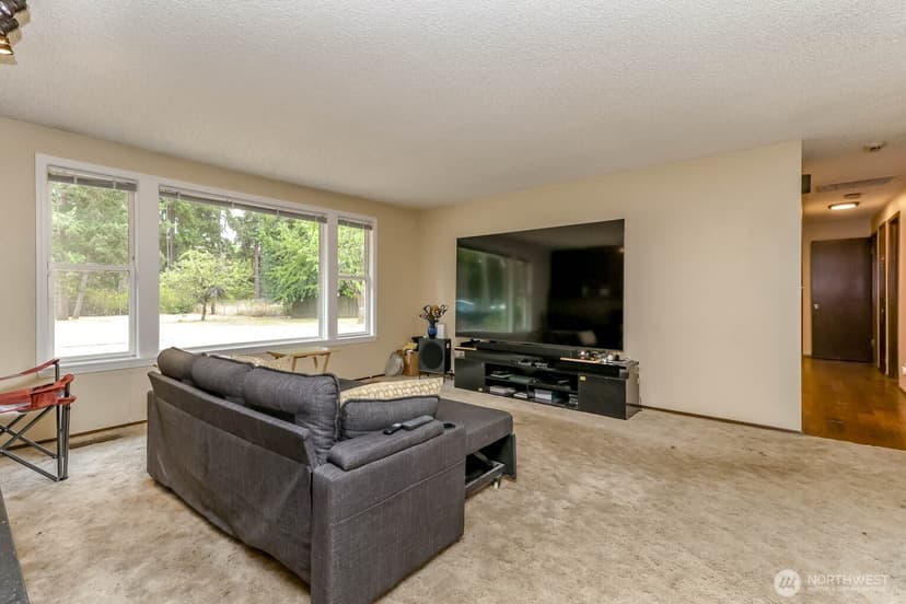 Property photo for 17407 36th Ave E, Tacoma photo 9