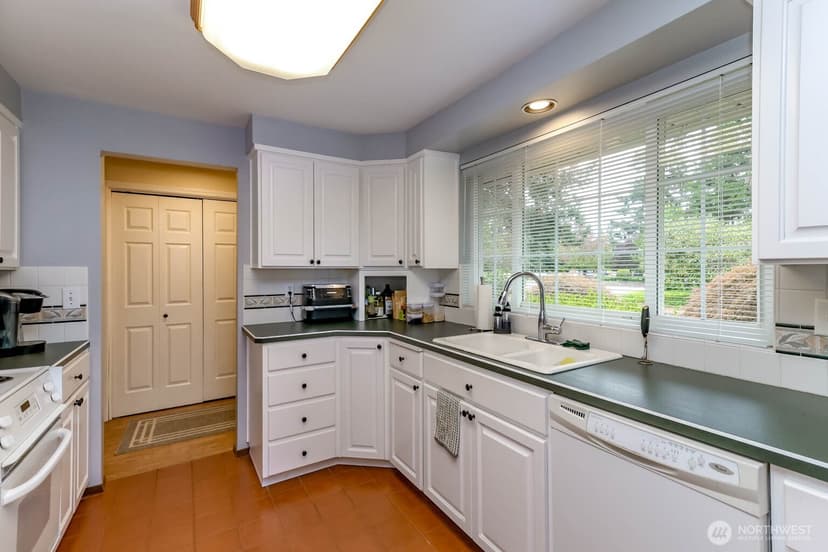 Property photo for 17407 36th Ave E, Tacoma photo 18