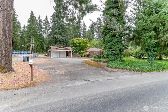 Property photo for 17407 36th Ave E, Tacoma photo 4