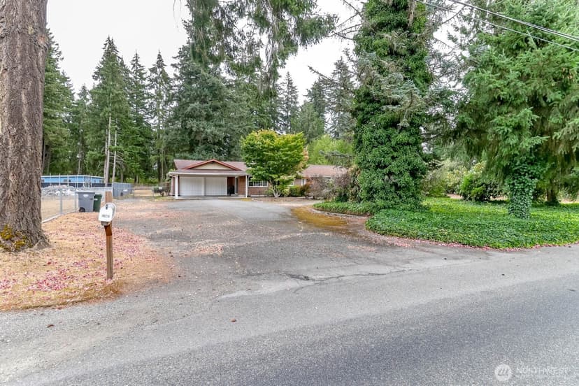 Property photo for 17407 36th Ave E, Tacoma photo 4