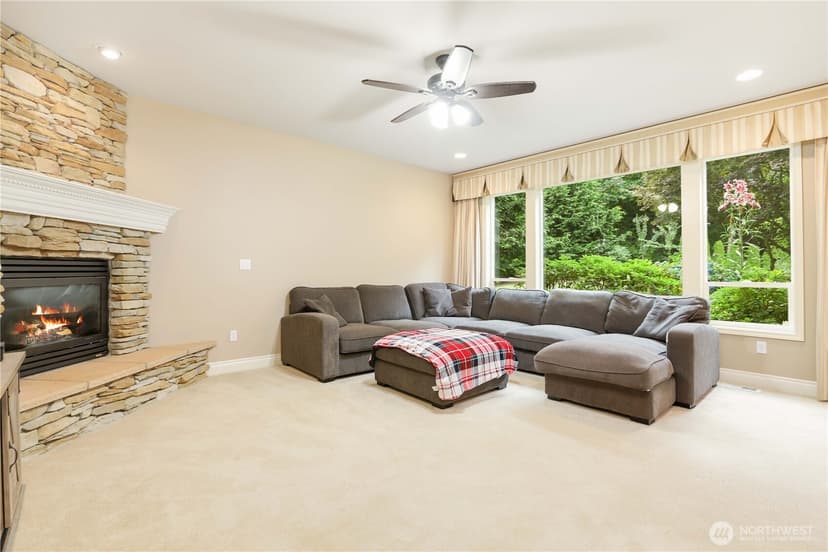 Property photo for 11712 4th Avenue NE, Tulalip photo 6