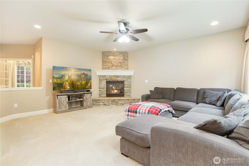 Property photo for 11712 4th Avenue NE, Tulalip photo 7