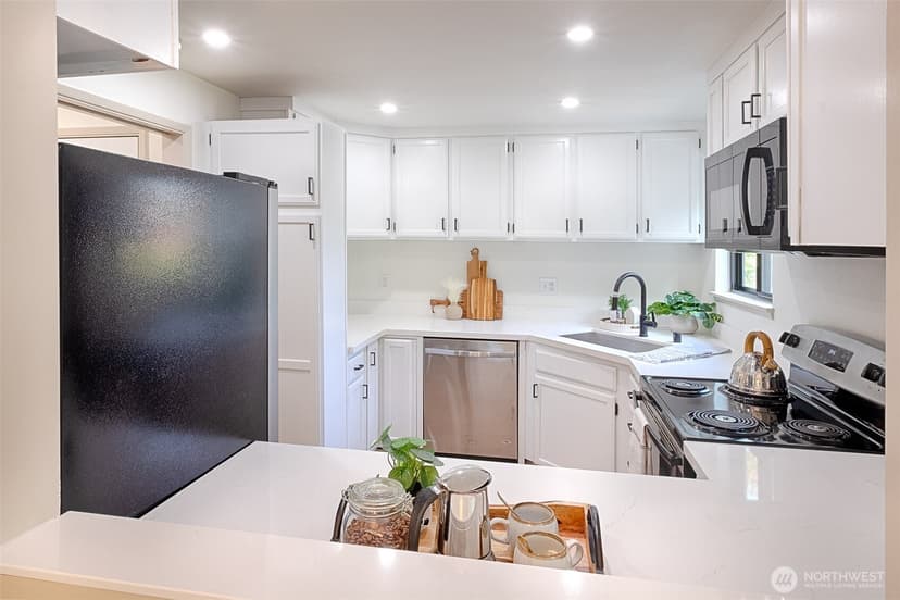 Property photo for 1800 N 105th Street #9-201, Seattle photo 9