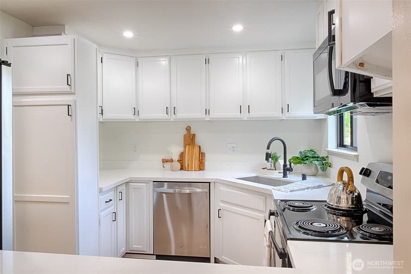 Property photo for 1800 N 105th Street #9-201, Seattle photo 7