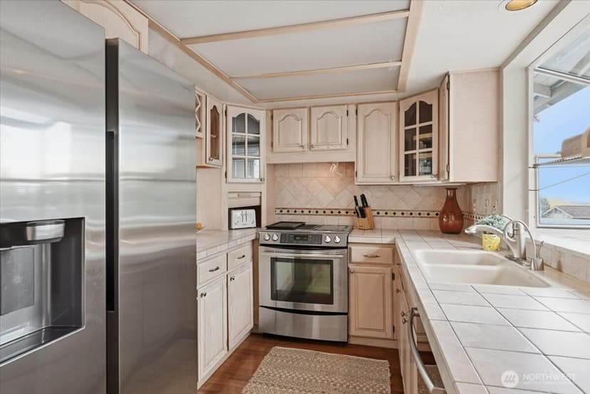 Property photo for 8205 S 123rd Place, Seattle photo 12
