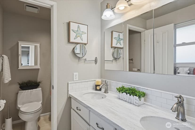Property photo for 8205 S 123rd Place, Seattle photo 20