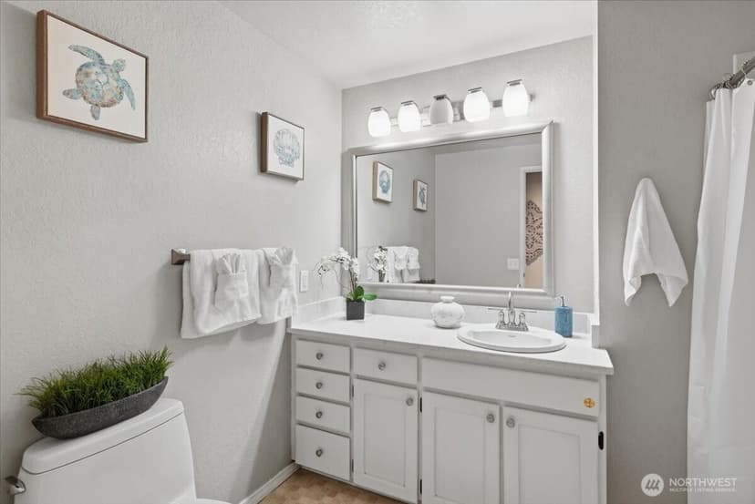 Property photo for 8205 S 123rd Place, Seattle photo 23