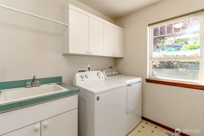 Property photo for 5705 51st Avenue Ct E, Tacoma photo 28