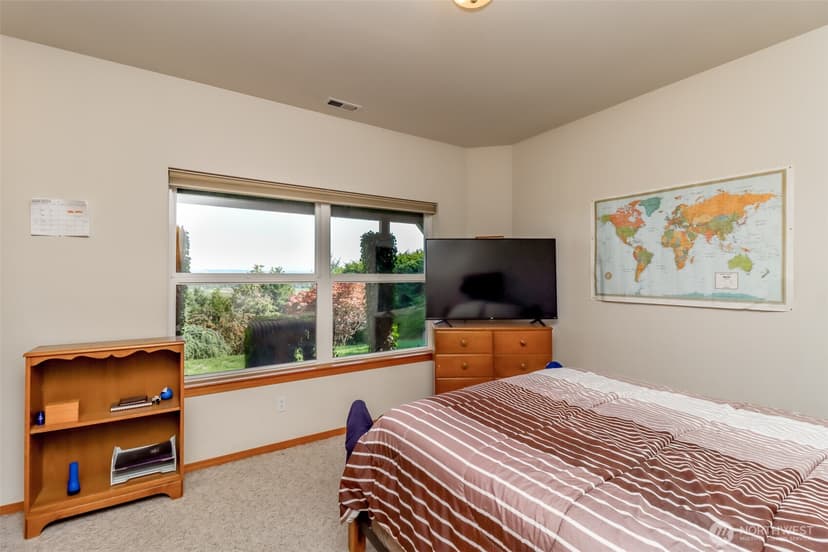 Property photo for 5705 51st Avenue Ct E, Tacoma photo 21