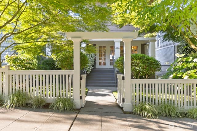 Property photo for 426 Smith Street, Seattle photo 2